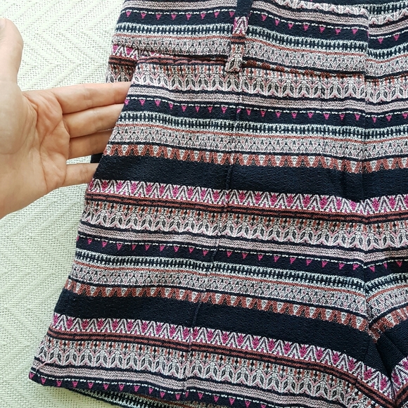 LOFT shorts embroidered boho pink and blue.Size 00 - Picture 6 of 10